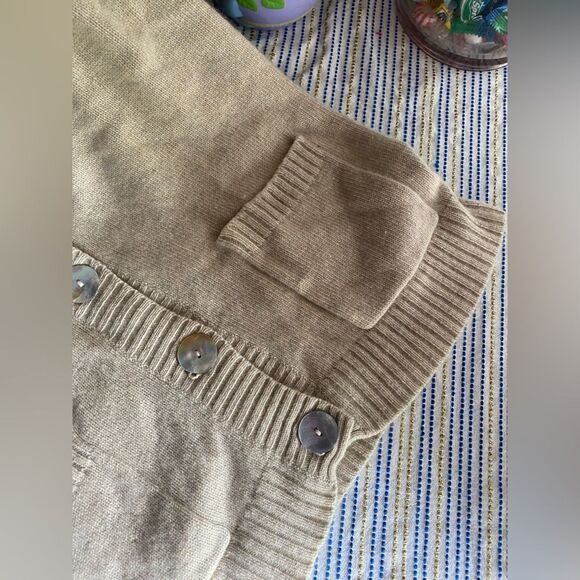 ❣️❣️❣️SOLD❣️❣️❣️❣️❣️SOLD❣️❣️❣️❣️Cashmere Seahorse Cardigan Brown - Picture 7 of 10